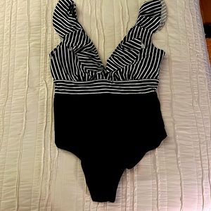 COCOSHIP Women's One Piece Deep V Neck Striped Swimsuit Flounce Ruffle